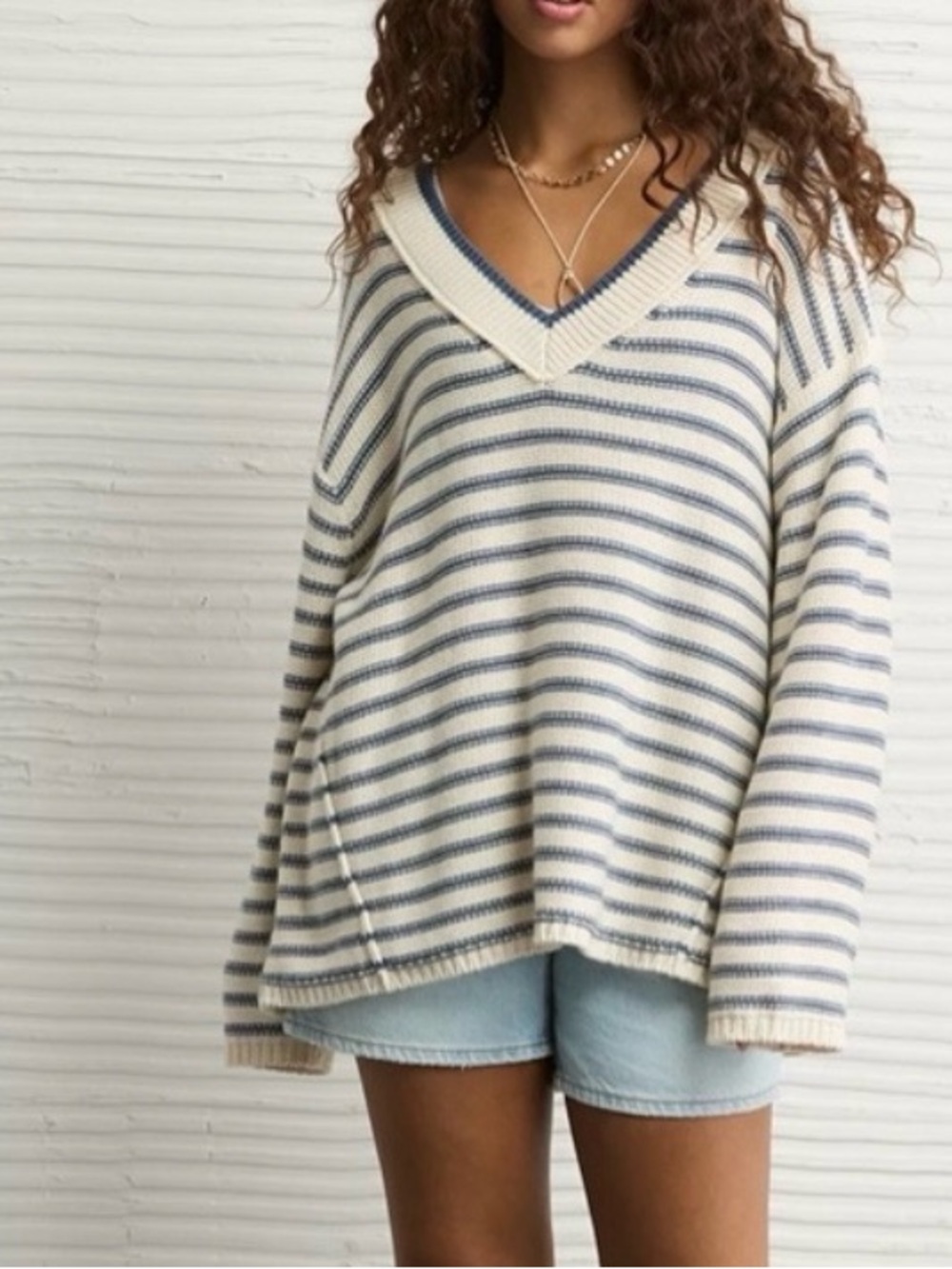 American Eagle Big Hug V-Neck Sweater